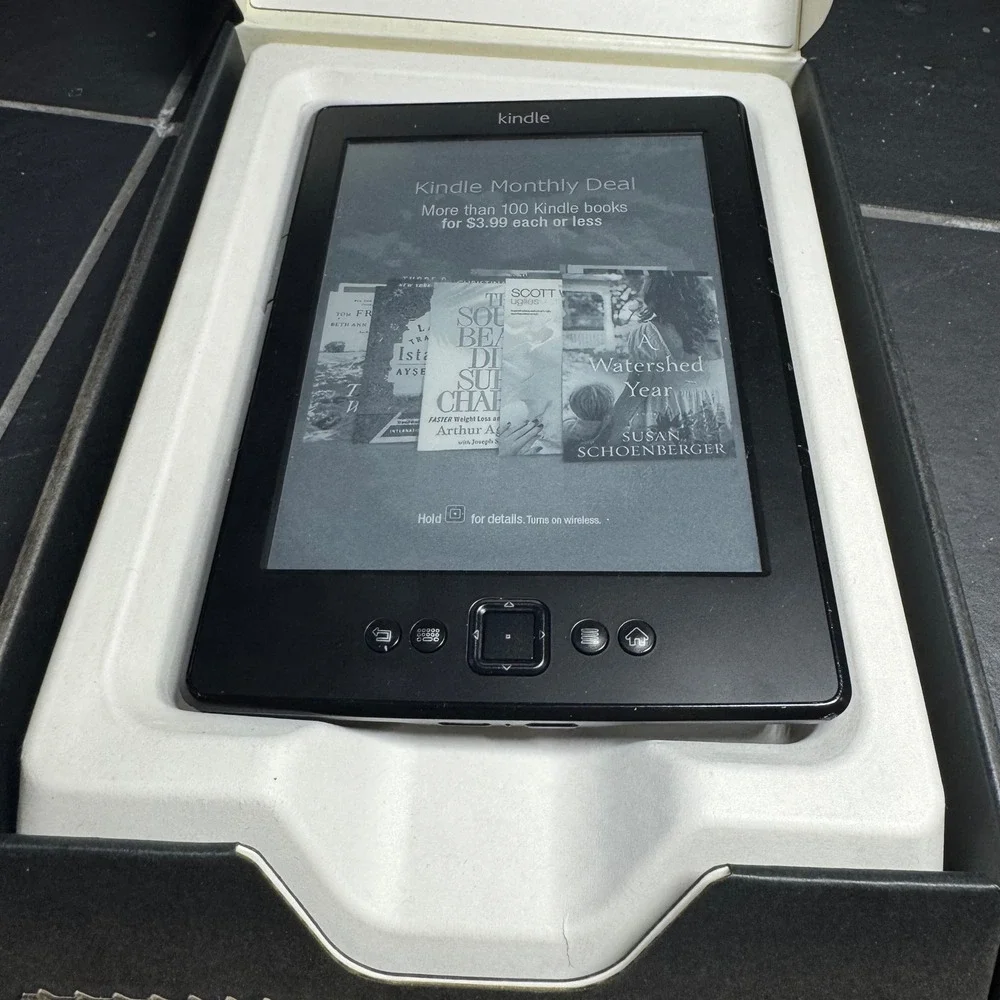 Amazon Kindle 4th Generation 6in Black E-Reader Model D01100 Wi-Fi No-Touch